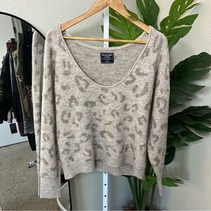 🩶 Abercrombie & Fitch Taupe Leopard Print Fuzzy Knit Sweater Sz XL